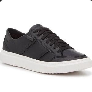UGG Alameda Sneaker - Woman’s